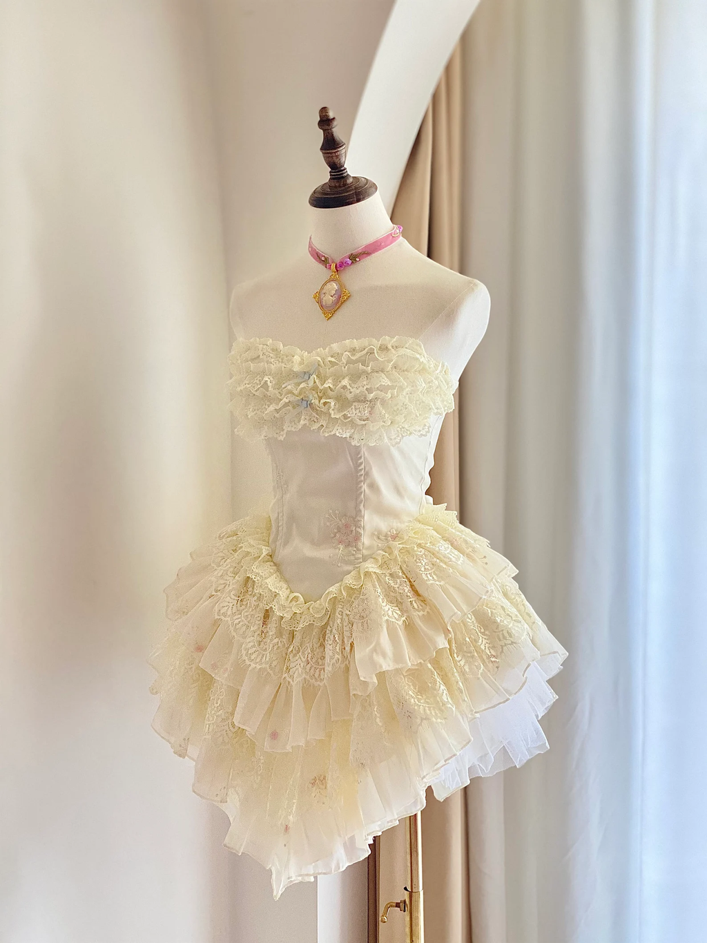 Creamy Lace Marie Antoinette Style Short Dress
