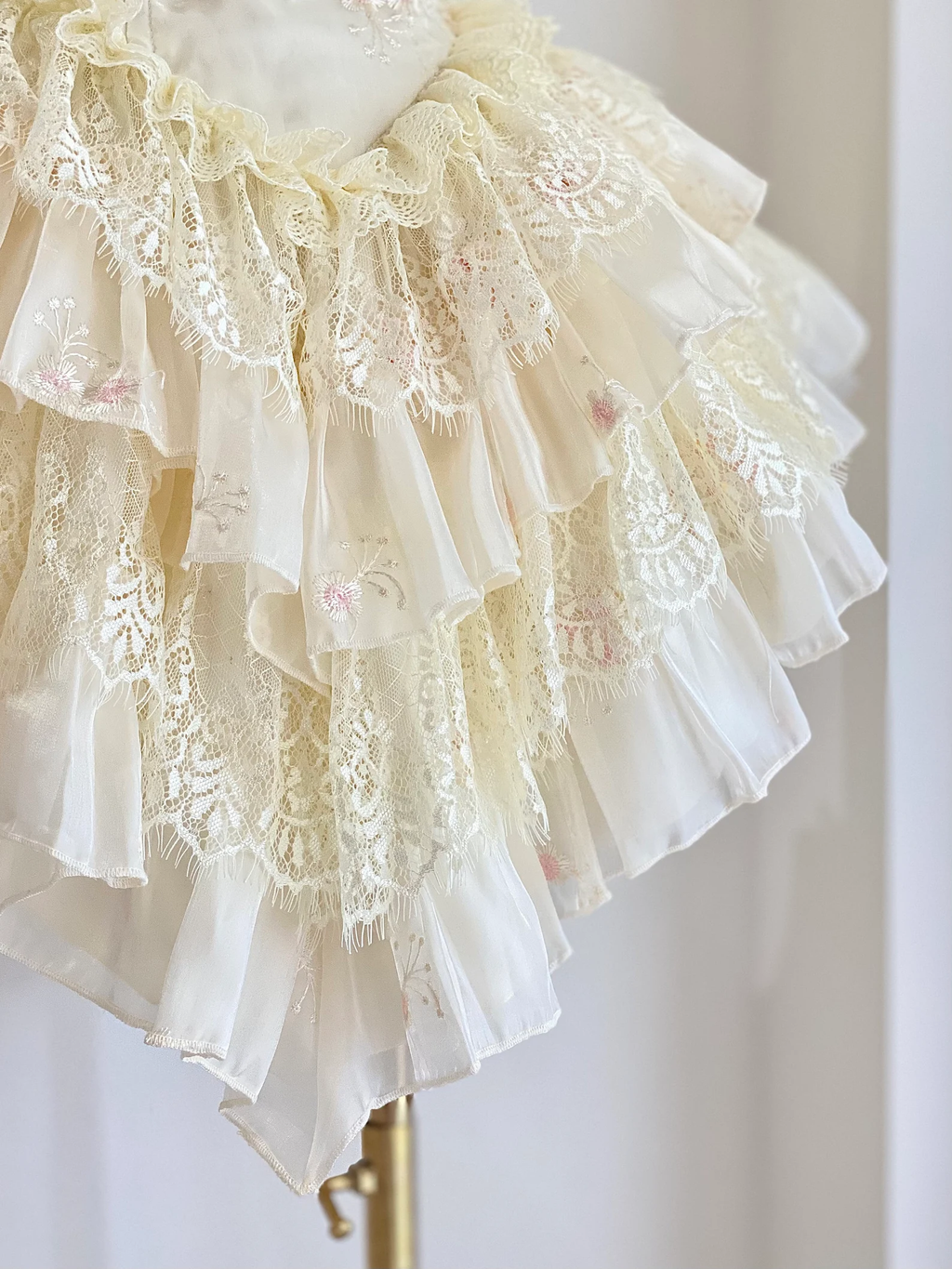 Creamy Lace Marie Antoinette Style Short Dress